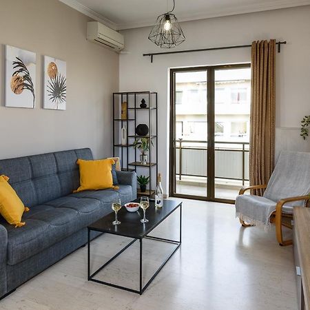 Central Apt. With Parking - 3 Min From Old Port Ханья Экстерьер фото